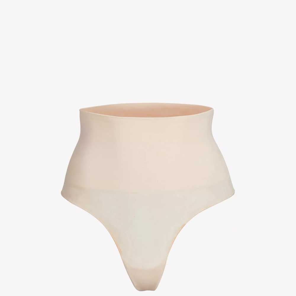 Skims Core Control Thong - Picture 2 of 5